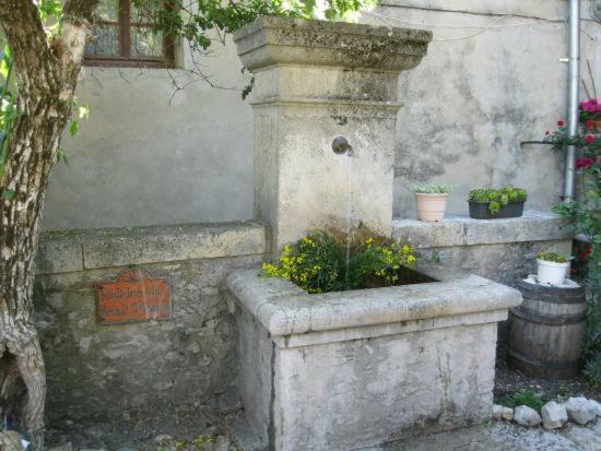 Les Calades Du Ventoux Apartment Montbrun-les-Bains Bagian luar foto